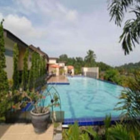 Lembah Gunung Kujang Hotel Subang Exterior photo