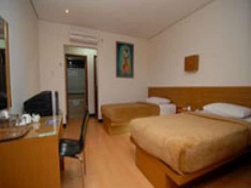 Lembah Gunung Kujang Hotel Subang Exterior photo